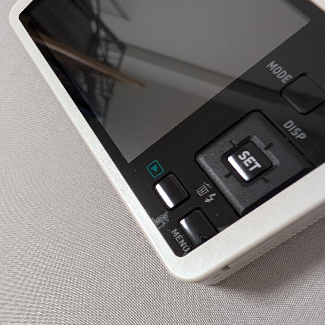 ◤箱付◢ CASIO カシオ デジカメEXILIM EX-ZR70WE ホワイト