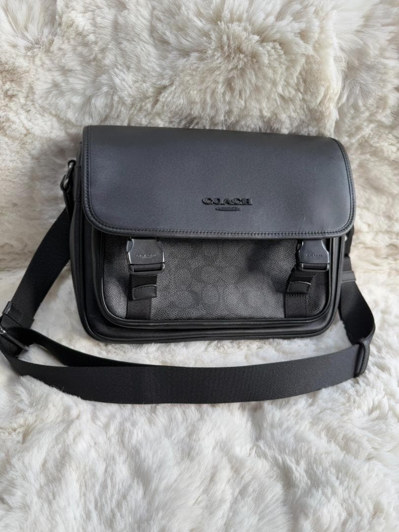カズCOACH メッセンジャー クロスボディ シグネチャー レザーブラック