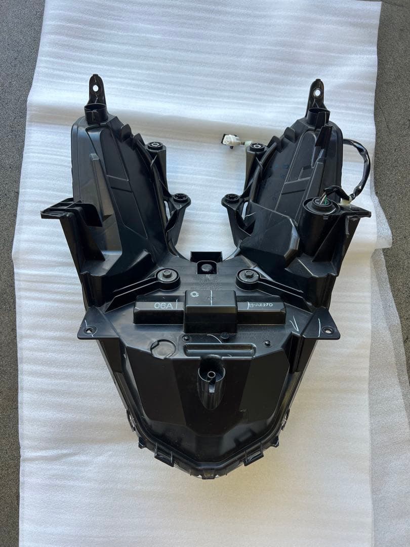 トリシティ　ヘッドライト SG37J ジャンク