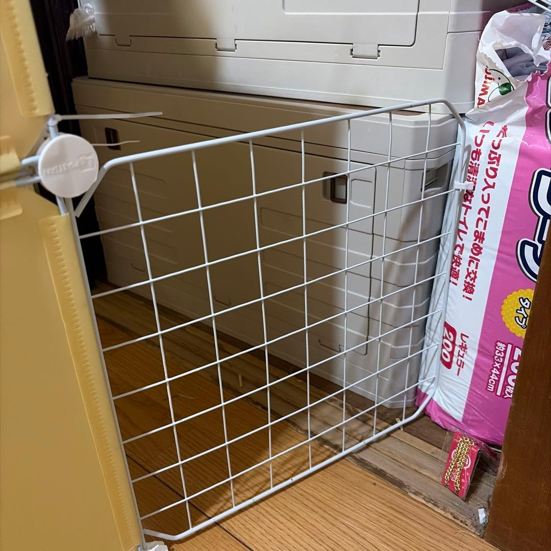 多層クリーム色ケージ・収納付き