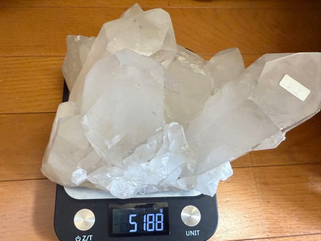 tomokazuです 水晶　クラスター　5188g