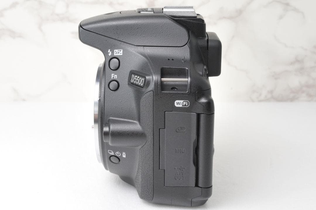 美品❣️Nikon D5500⭐️Wi-Fi スマホ転送 一眼レフカメラ ニコン
