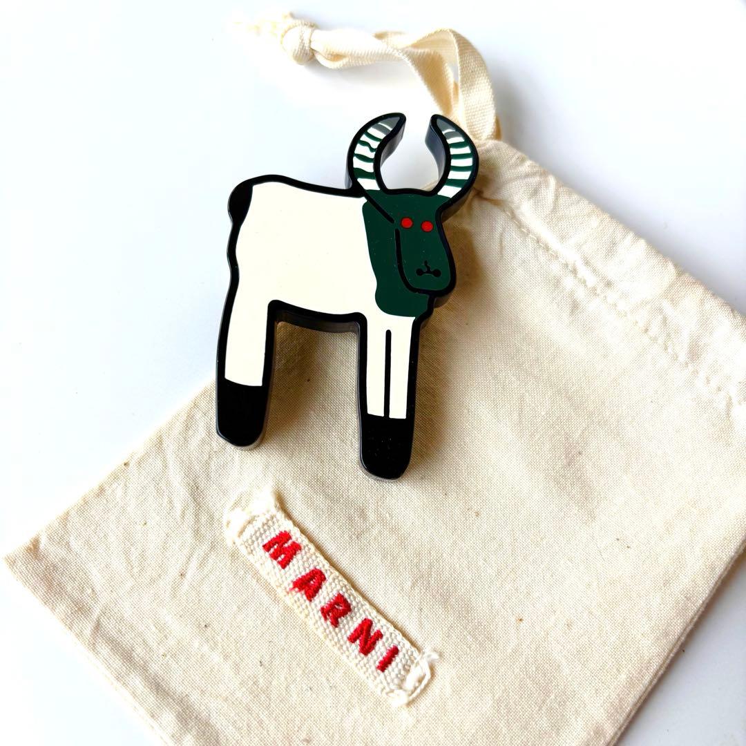 美品✨　MARNI ブローチ　動物モチーフ　樹脂　保存袋付き