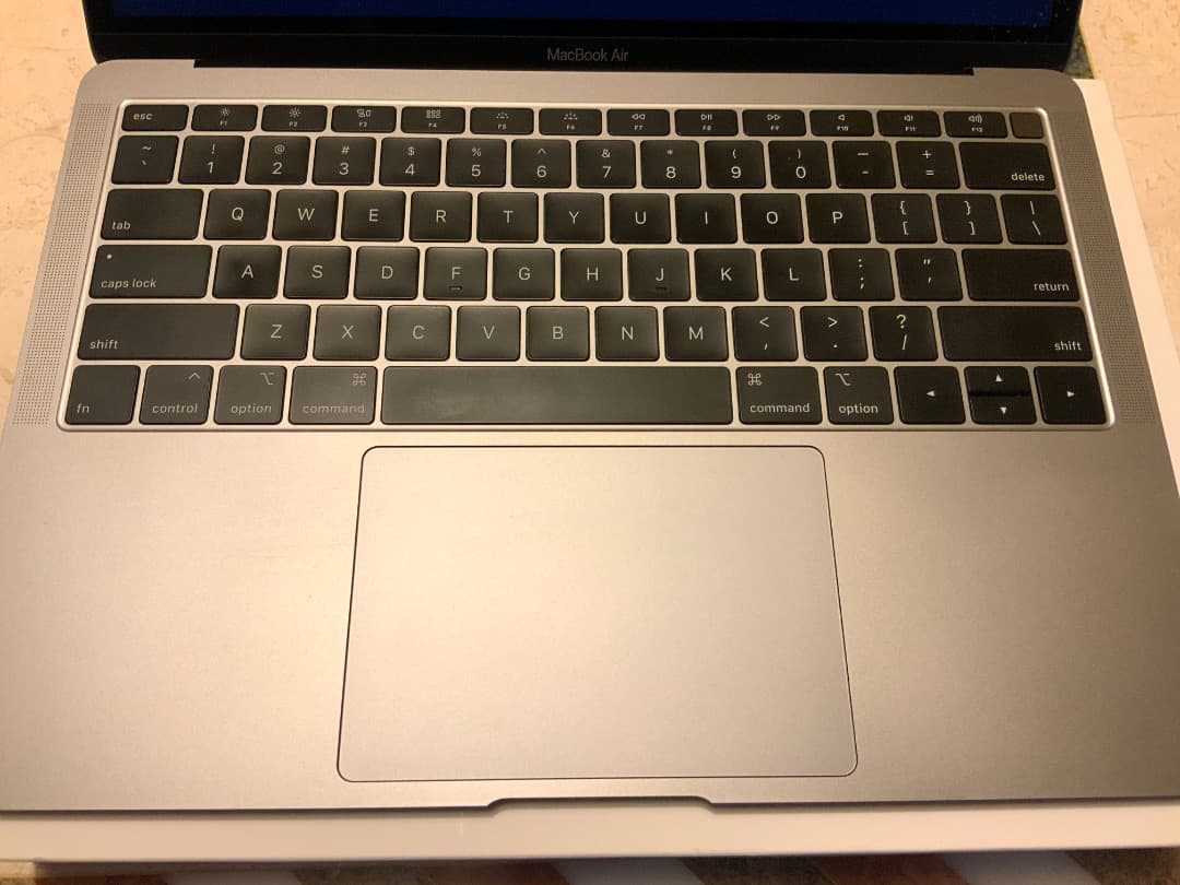 Apple MacBook Air 13インチ 2018 / USキーボード