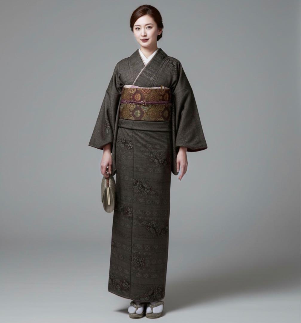 u*8様 モ40 新品　美品　袷　正絹　大島紬　フルセット 証紙付き