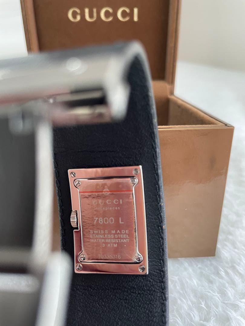 美品GUCCI レザー腕時計 スクエアフェイス