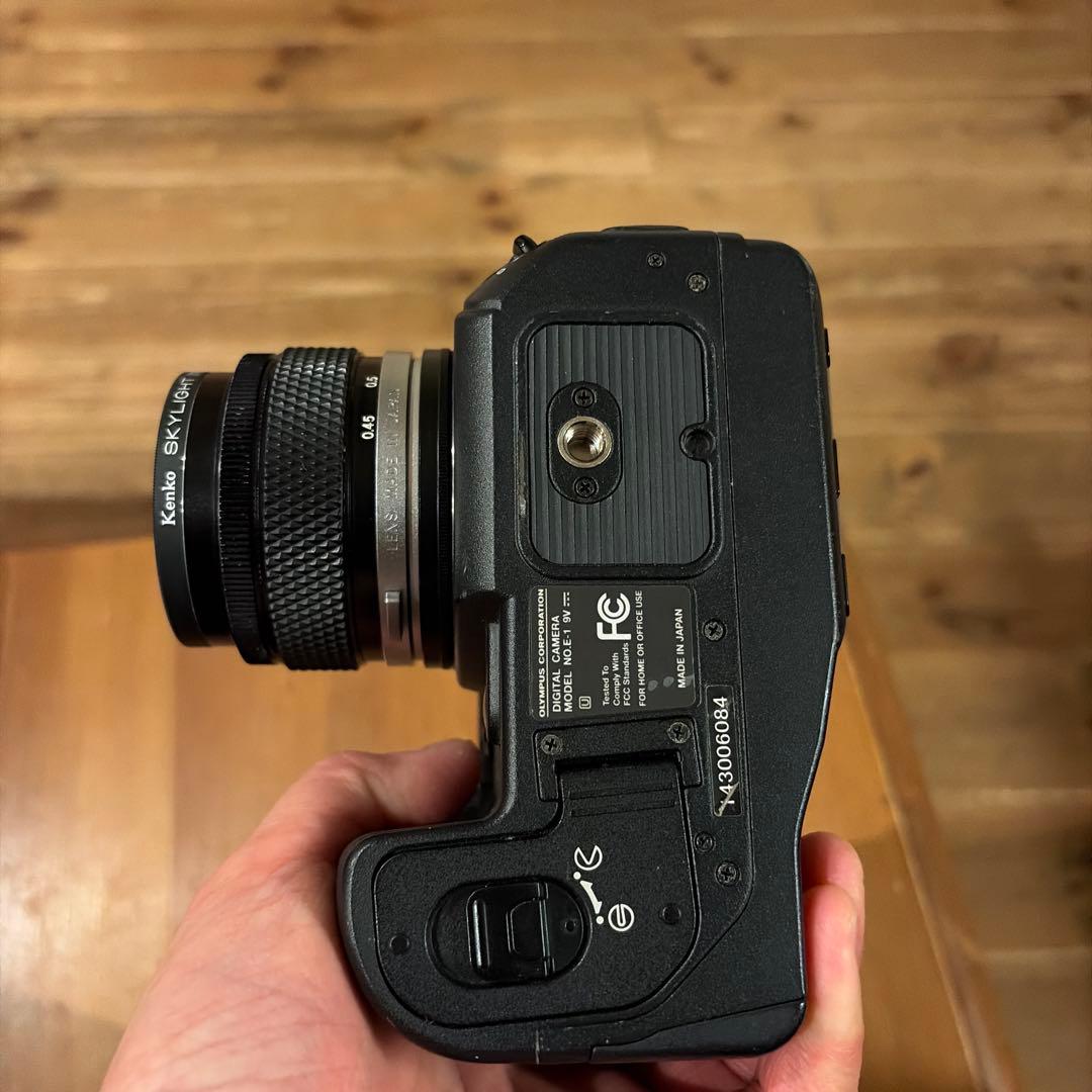 ブ*ン様 OLYMPUS E-1 OMマニュアル標準レンズf1.4とマウントアダ