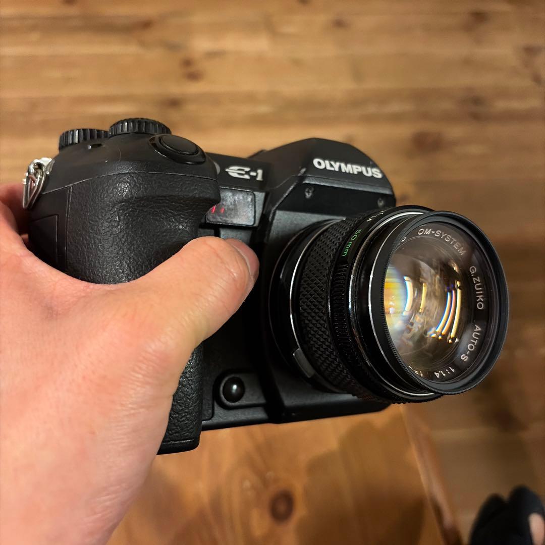 ブ*ン様 OLYMPUS E-1 OMマニュアル標準レンズf1.4とマウントアダ