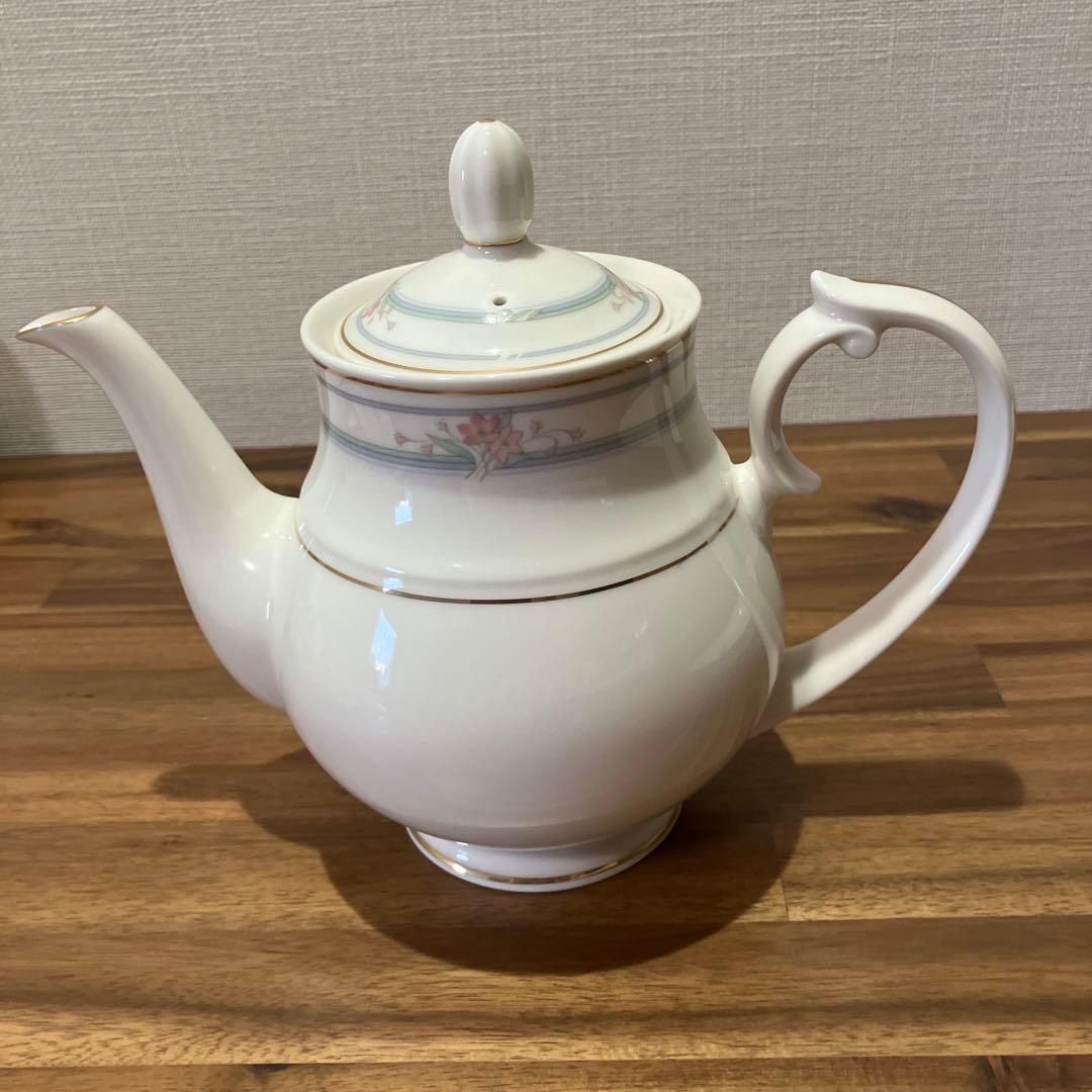 新品未使用　ノリタケ　ディナーフルセット　6人用全40ピース