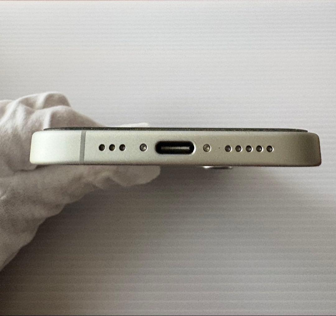 【美品2025年購入】AppleiPhone16 128 ホワイト　SIMフリー
