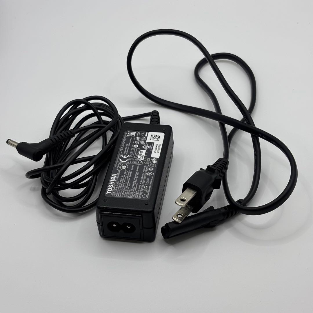 東芝 dynabook K60FS 2in1 メモリ8GB/ストレージ128GB