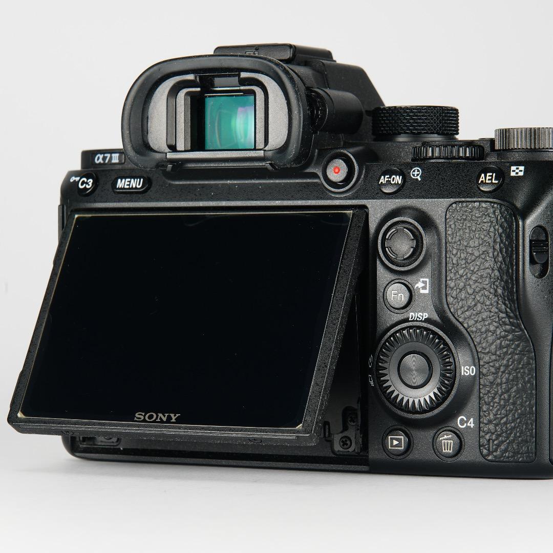 【完全セット】SONY α7III美品！11,056回/20万 すぐ撮影可能