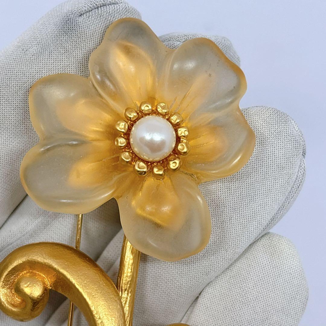 KENZO ケンゾー フェイクパール フラワー ブローチ ゴールドカラー