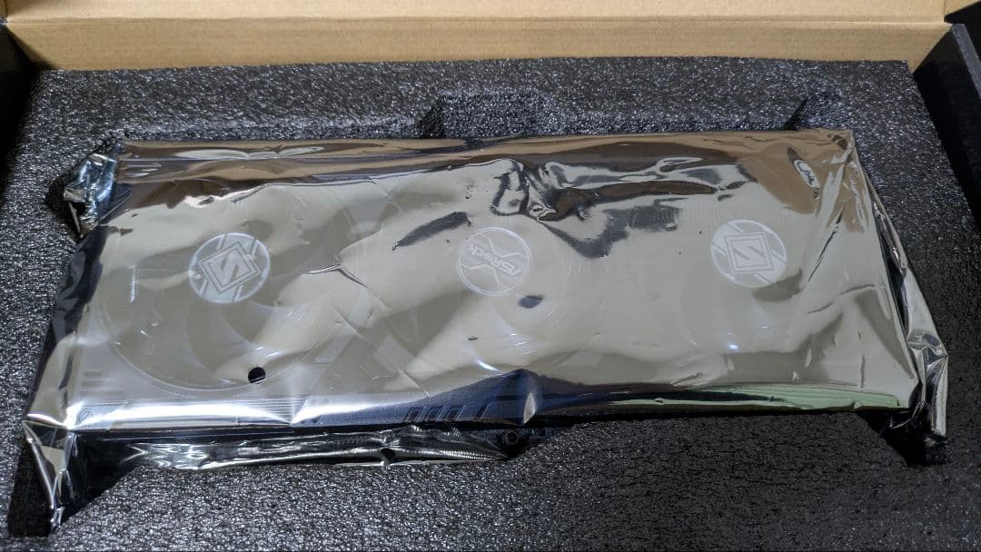 RX 9070 XT Steel Legend Dark 16GB　【美品】