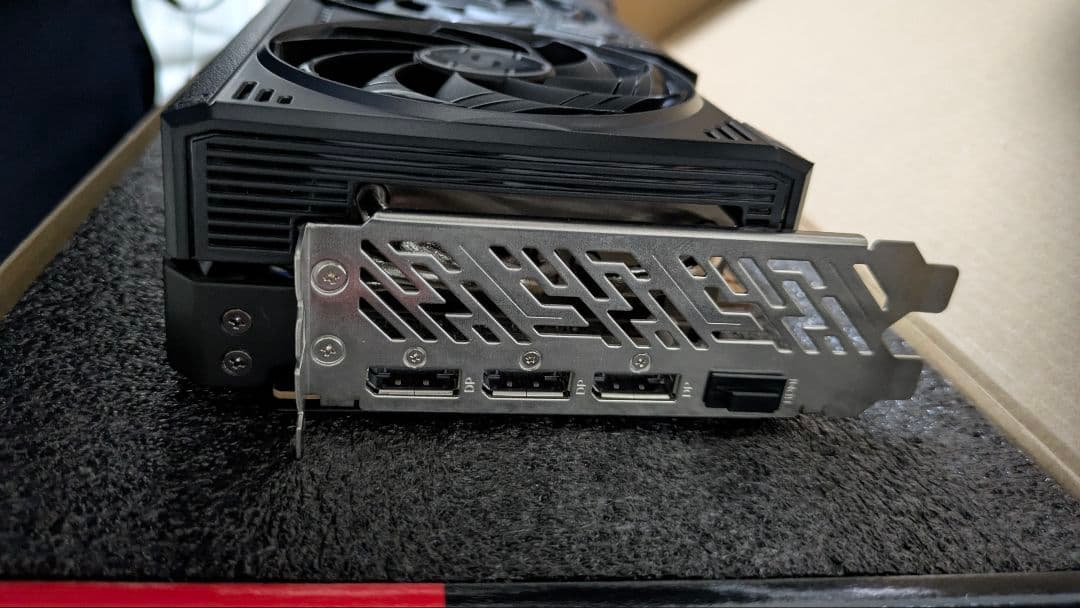 RX 9070 XT Steel Legend Dark 16GB　【美品】