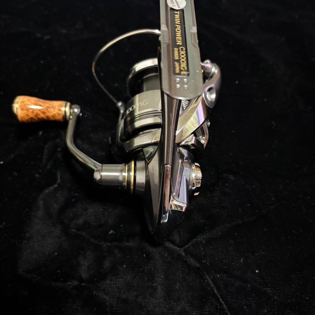 シマノ　24ツインパワー　C3000XG 美品　花梨ノブ付き