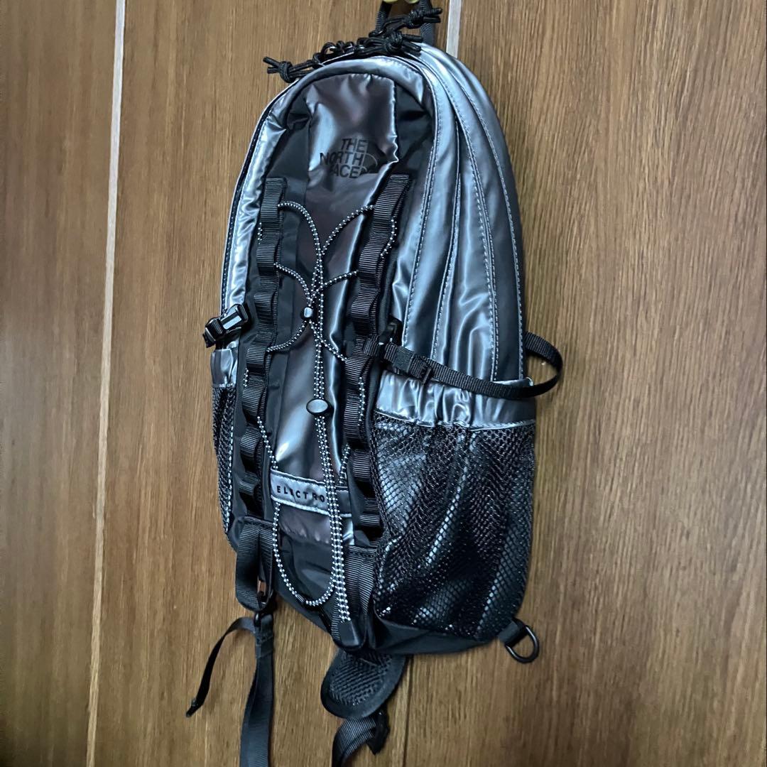 新品未使用 正規品　ノースフェイス　スーパーワンウェイ　バッグ　シルバーグレー