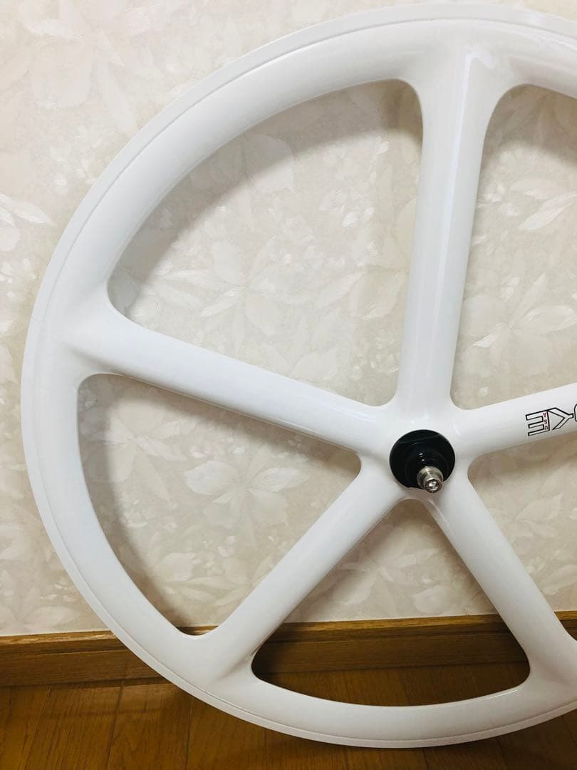 エアロスポーク　フロントホイール　ホワイト　700Ｃ　バトンホイール　新品　レア