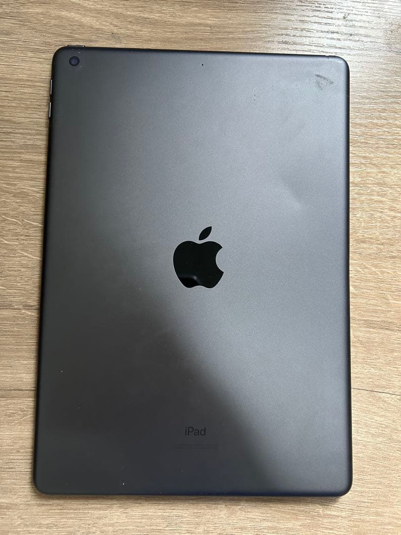 Apple iPad 第8世代　スペースグレー 本体