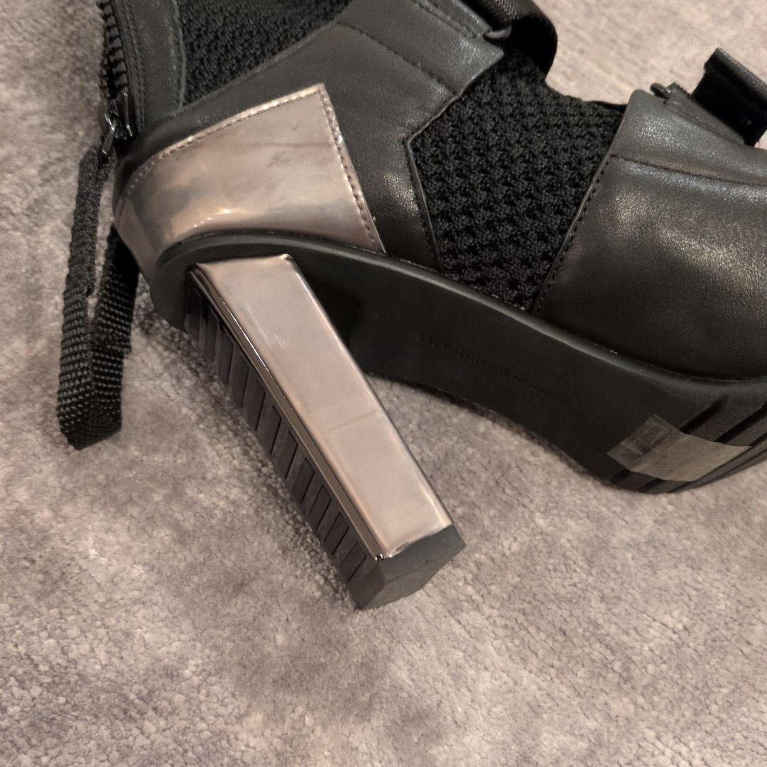 UNITEDNOODスポーティーブラックブーツ 高ヒール