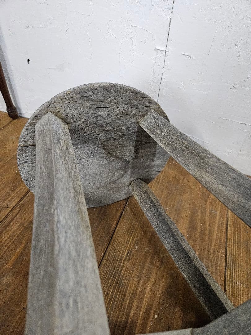 日本のアンティーク 古い木のスツール 丸椅子 チェア 花台 フラワースタンド