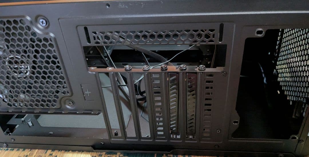 ANTEC P7 Silent 静音ケース