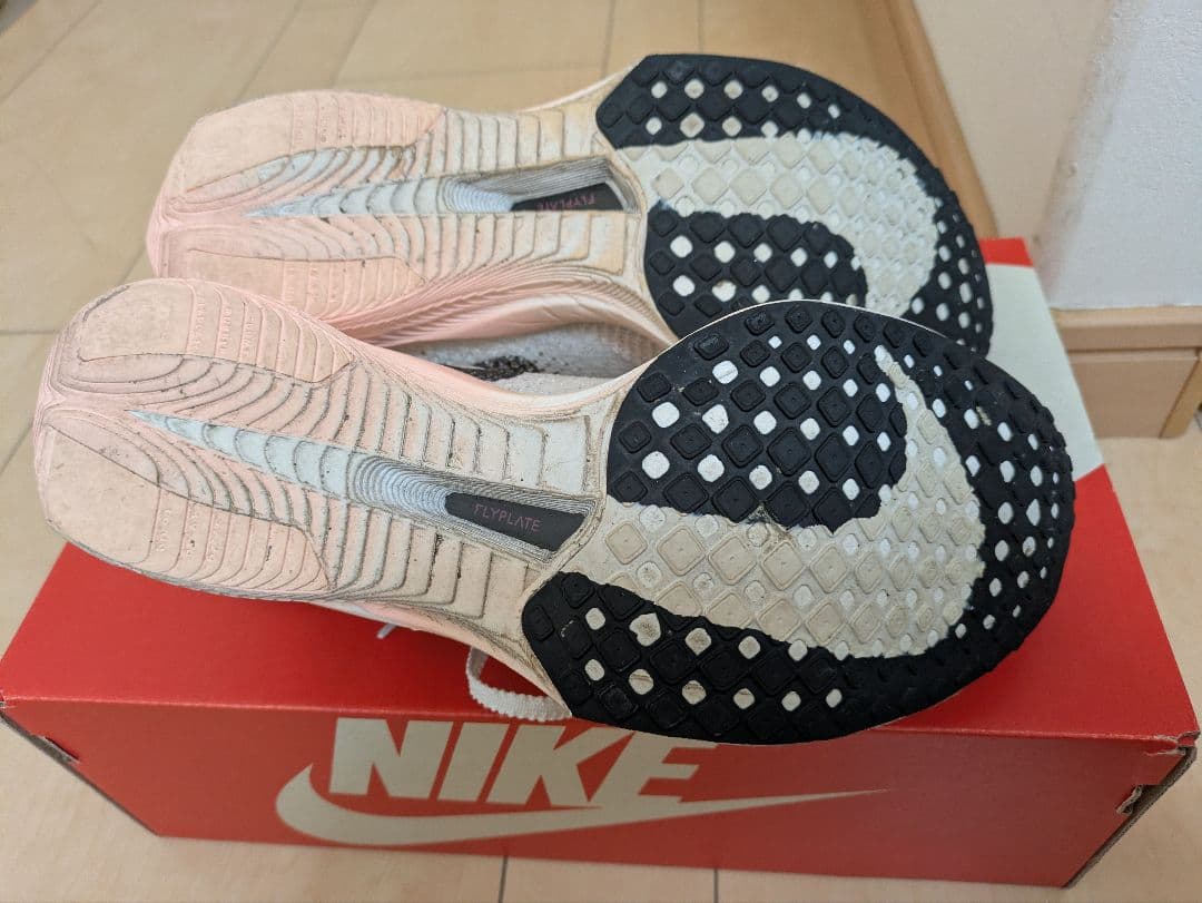 NIKE　ウィメンズ　ヴェイパーフライネクスト％3　25cm