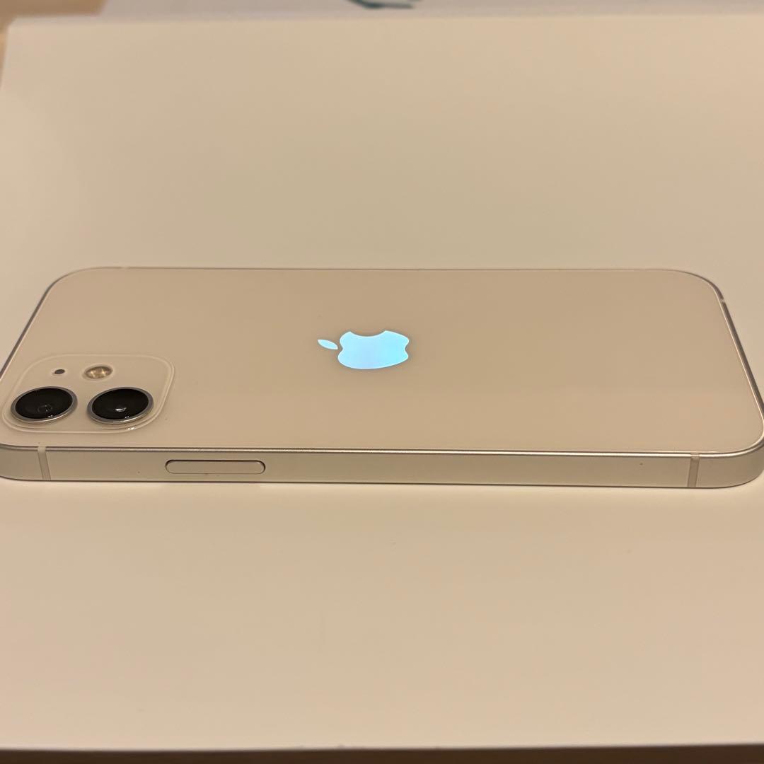 【美品】iPhone 12 ホワイト 256GB SIMロック解除済初期化済み