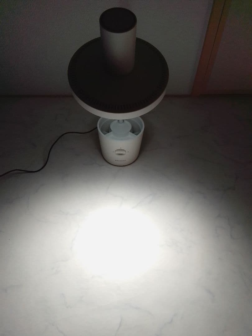 バルミューダ ライト LED デスク L01A-WH ホワイト 2018年製