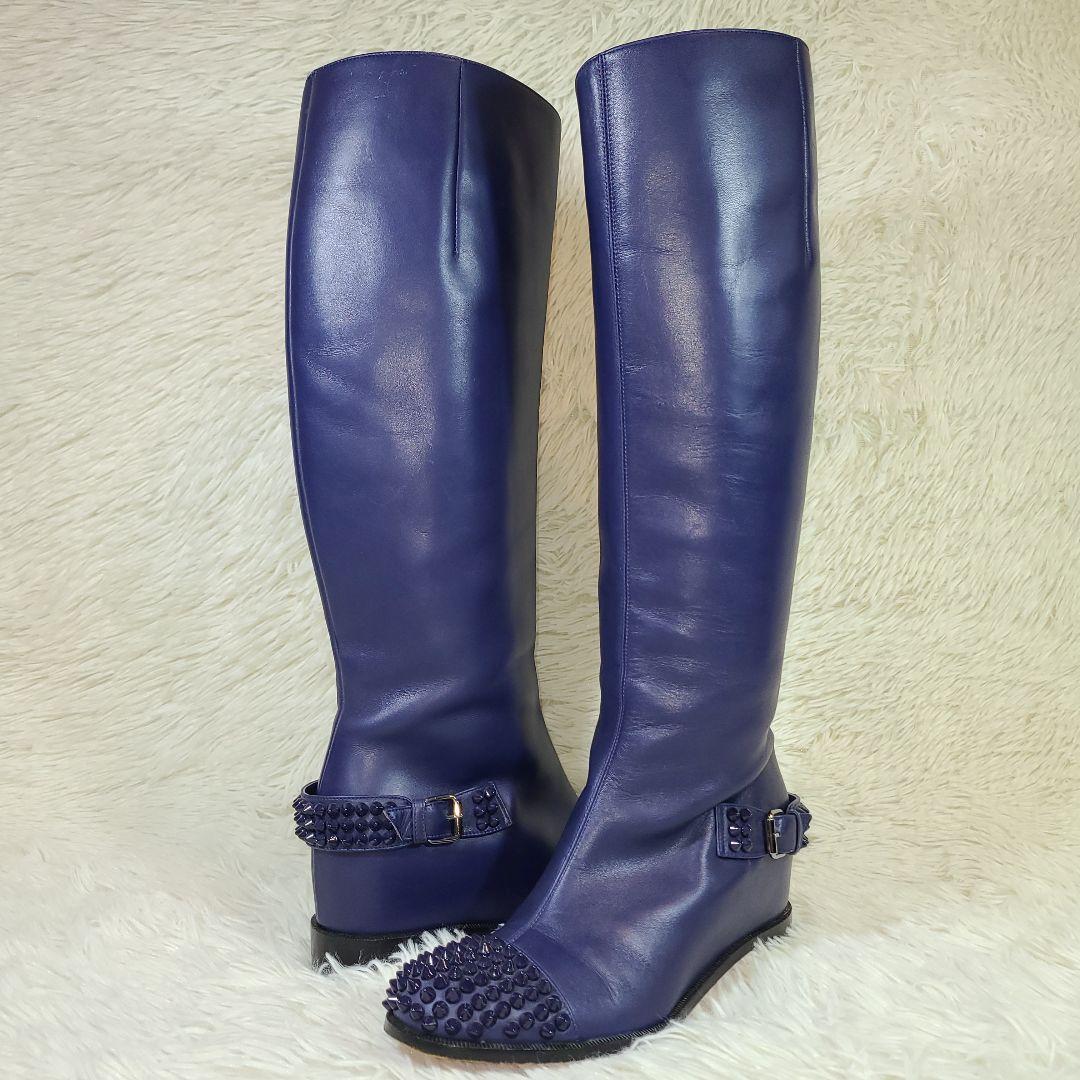 美品【クリスチャンルブタン】スタッズ　バックベルトロングブーツ　ネイビー