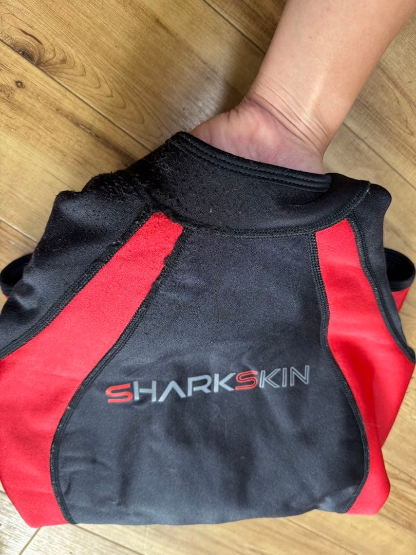 SHARKSKIN フルジッパーウェットスーツ 黒/赤