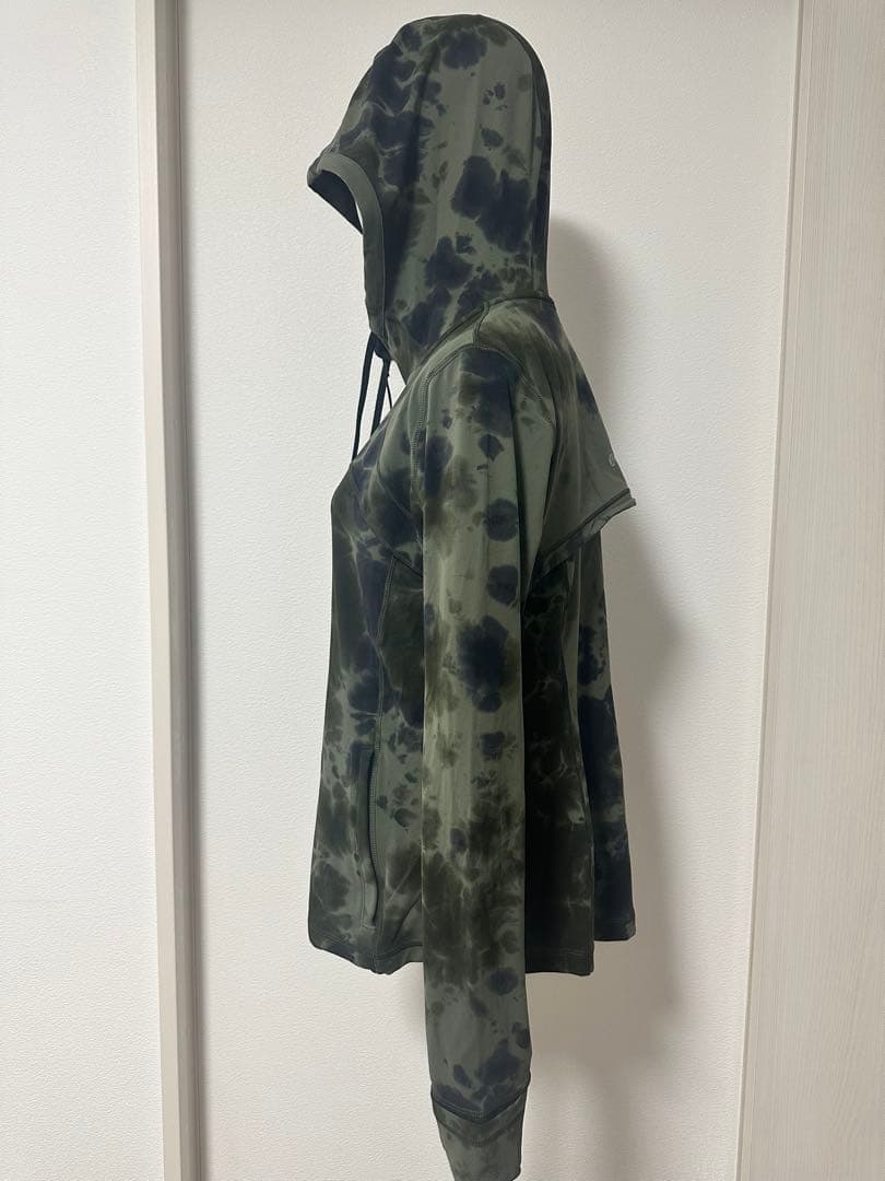 ルルレモン　フード付　Define ジャケット 12 Nulu カモフラージュ柄