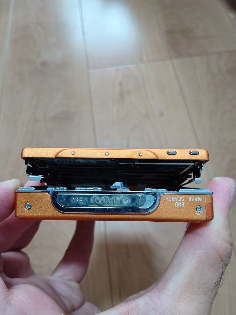 SONY MDウォークマン オレンジ　MZ-N910