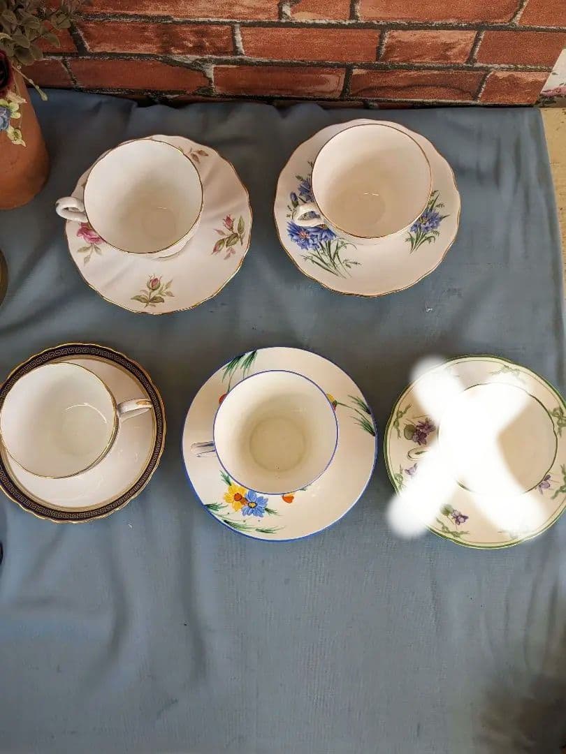 イギリスアンティーク　1920〜1950年代　ティーカップ＆ソーサー4客セット