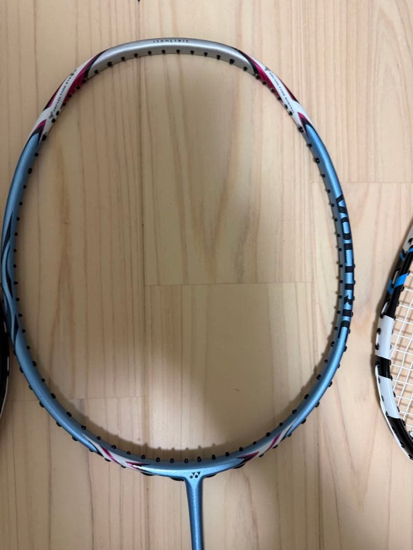 【最安値】バドミントンラケット3本セットケース付き！
