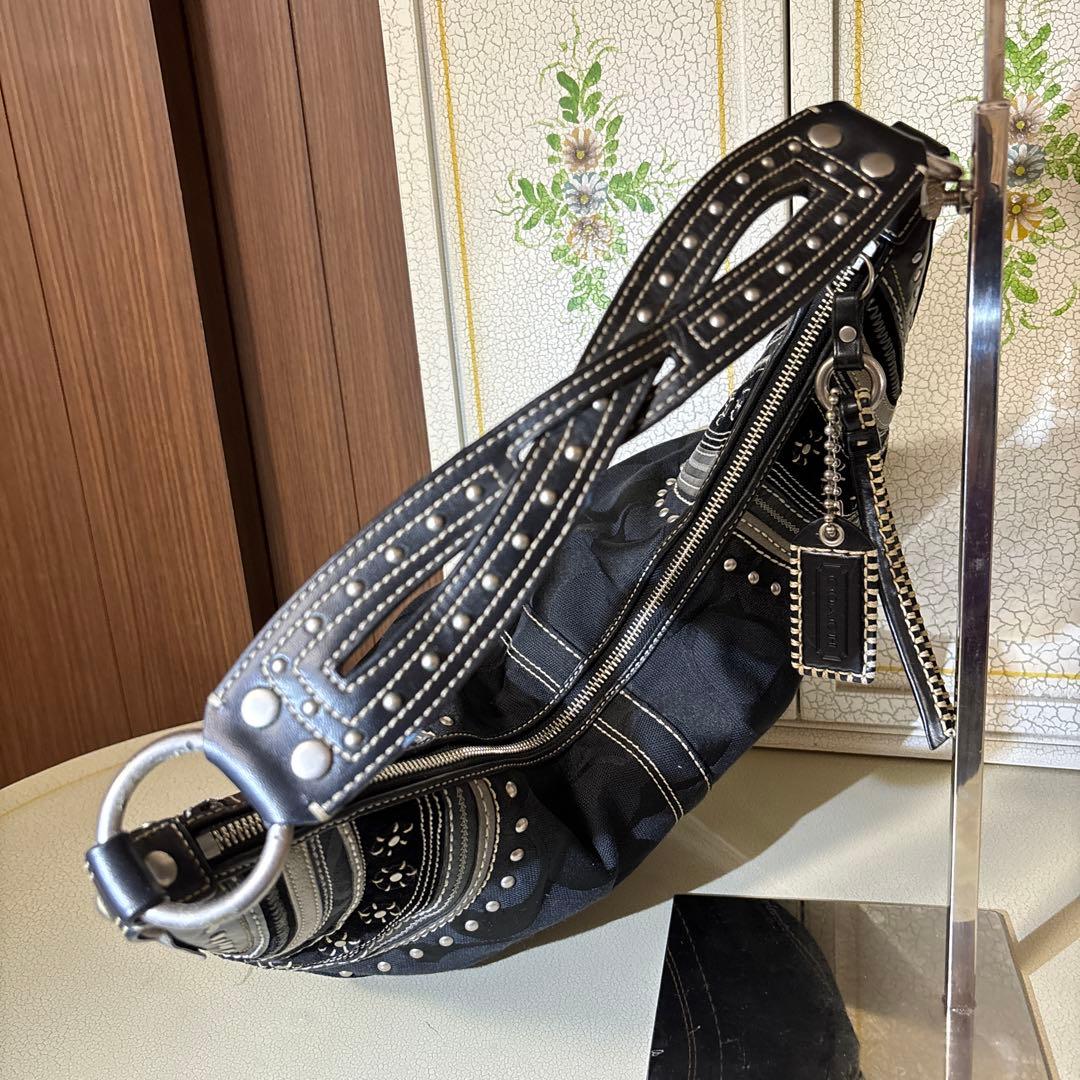COACH ホーボー ワンショルダースタッズ バッグ 黒