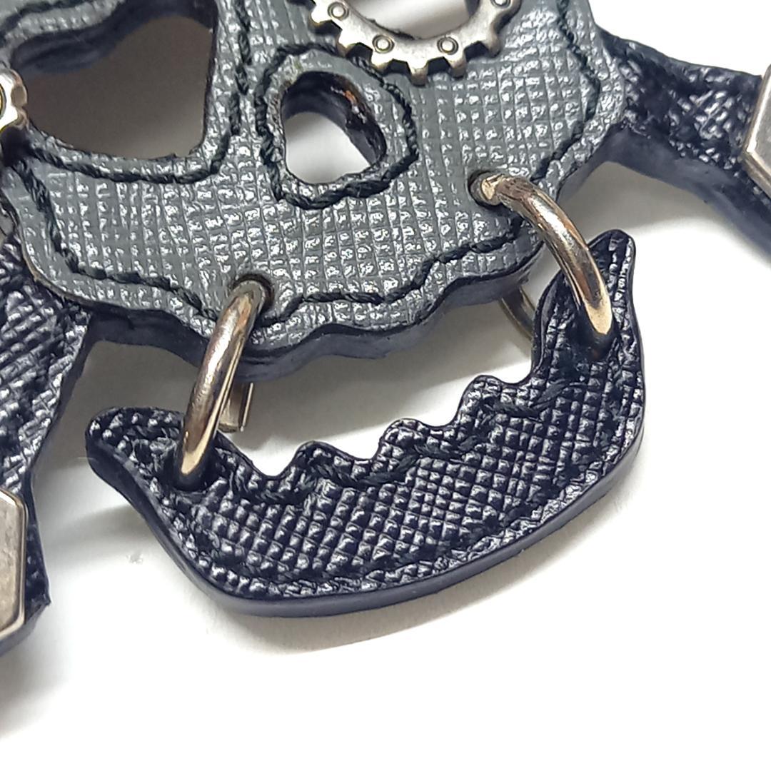 七緒様プラダ スカル ガイコツ ドクロ 王冠 キーリング キーホルダー レザー