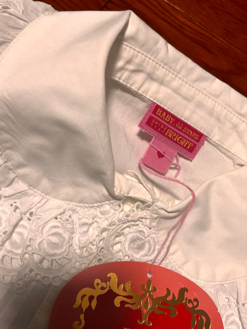 BABY, THE STARS SHINE BRIGHT ホワイトシャツ