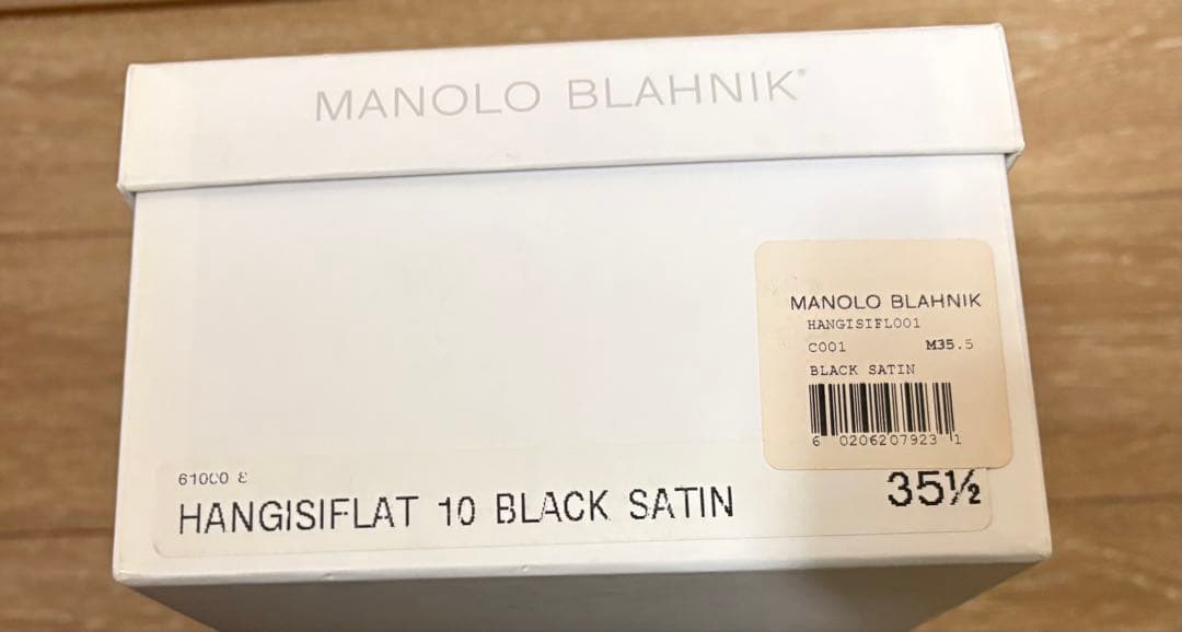 マノロブラニク ハンギシ サテン ブラック 35.5