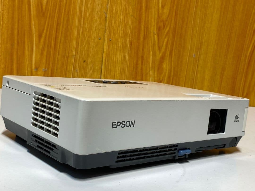 EPSON エプソンEMP-1715 LCD プロジェクター ホワイト