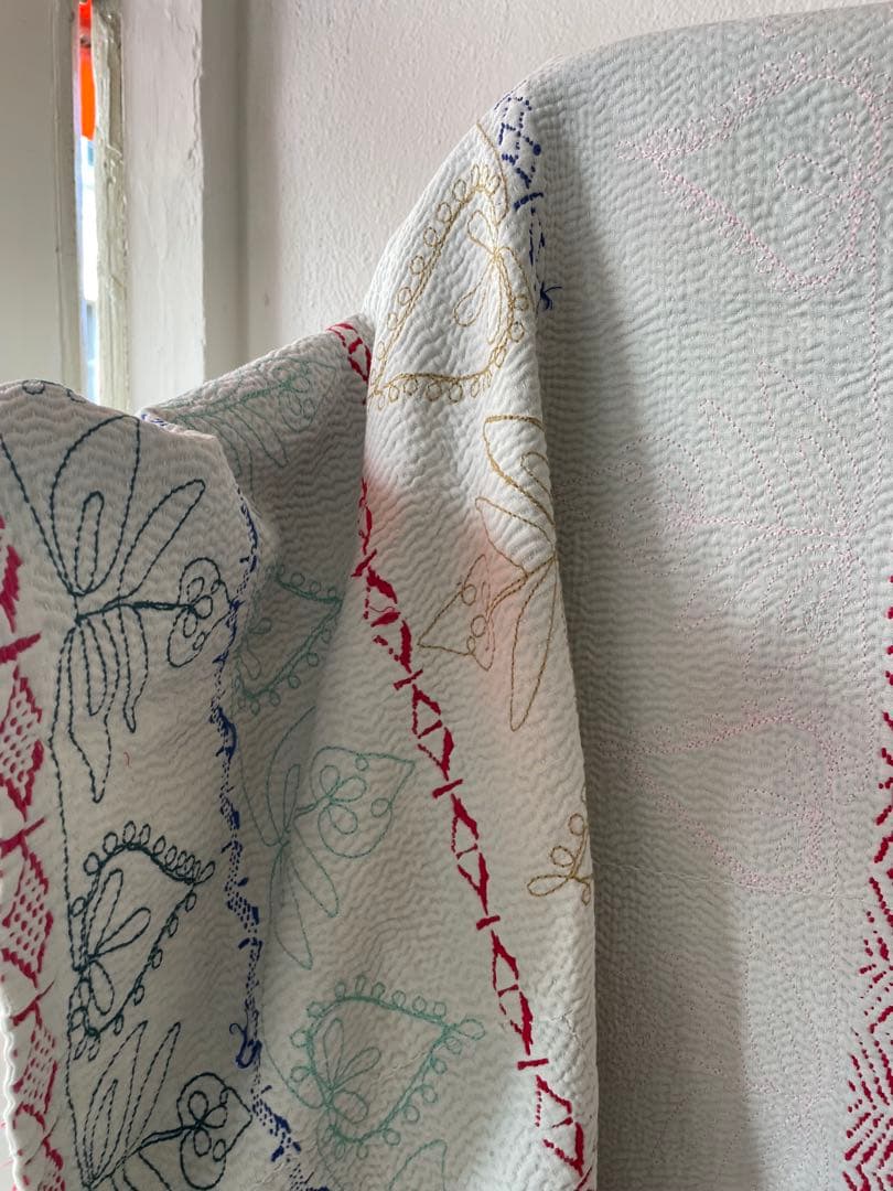 ※限定saleꕥ未使用ꕥヴィンテージラリーキルト 花刺繍カンタキルトマルチカバー