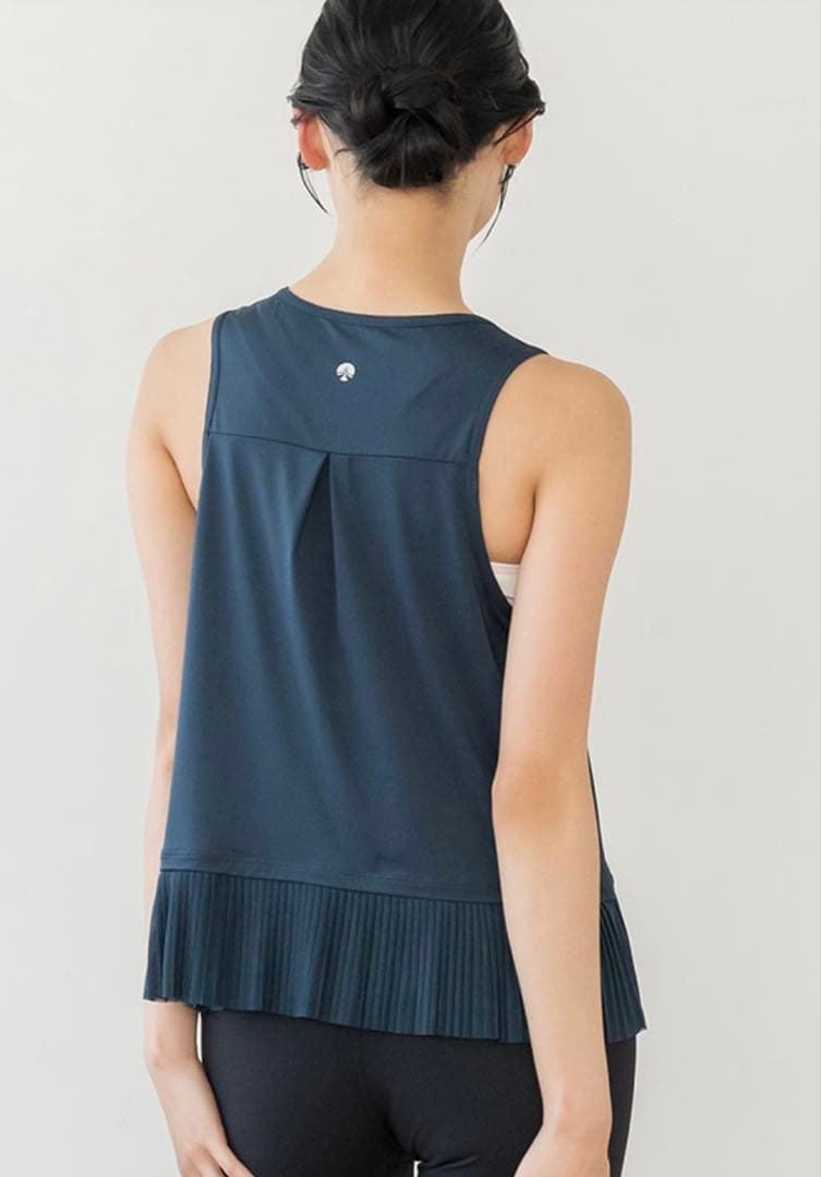 新品タグ付き【SUKALA】プリーツタンクトップ　Lサイズ