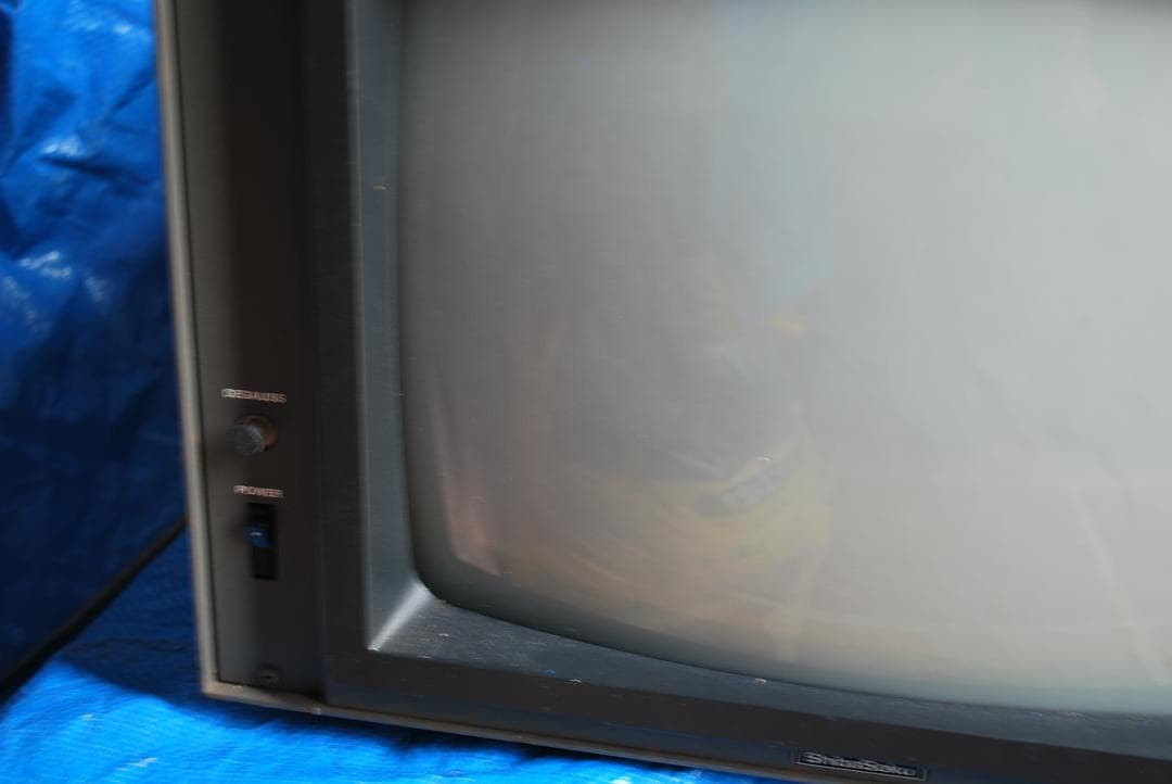 シバソク放送業務用モニターCMM14-7中古ジャンク品の出品です。