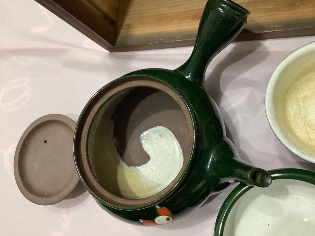 支那人形　萬古焼　茶道具セット 煎茶　緑色 陶器製 木箱　唐子の玉遊び模様