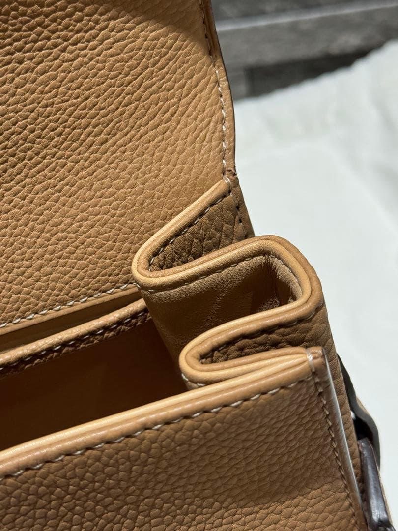 【美品】【安心鑑定】デルヴォー タンペートPM クリスピーカーフ ベジタル