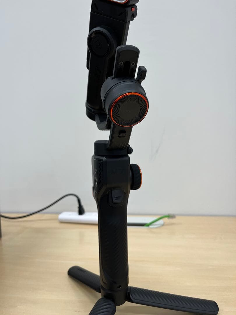 Hohem iSteady M7 スマートフォン用ジンバル