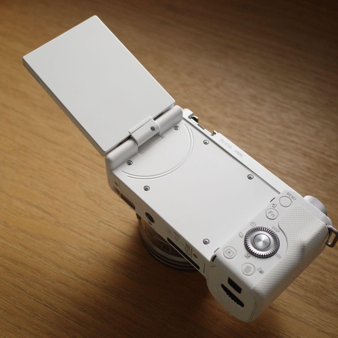 【極美品】SONY ZV-E10 レンズキット、グリップ、バッテリー、おまけ付き