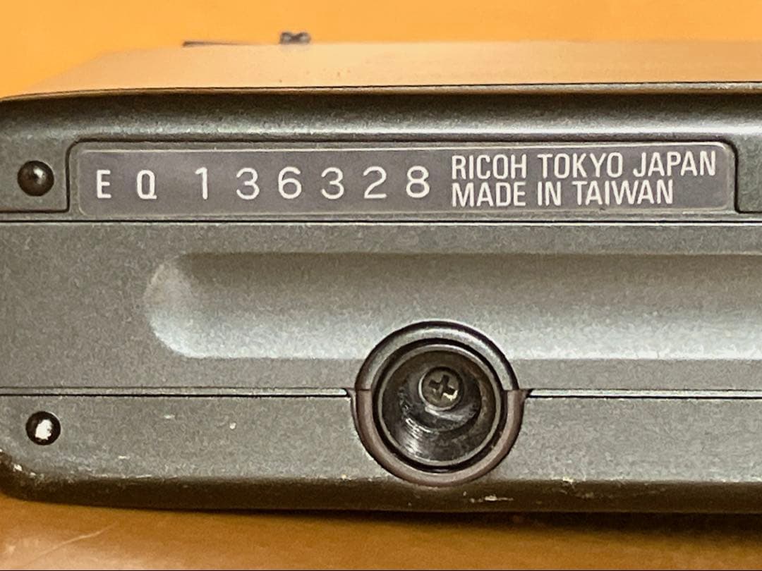 r*m様 フィルムカメラ RICOH R1 中古　完動品