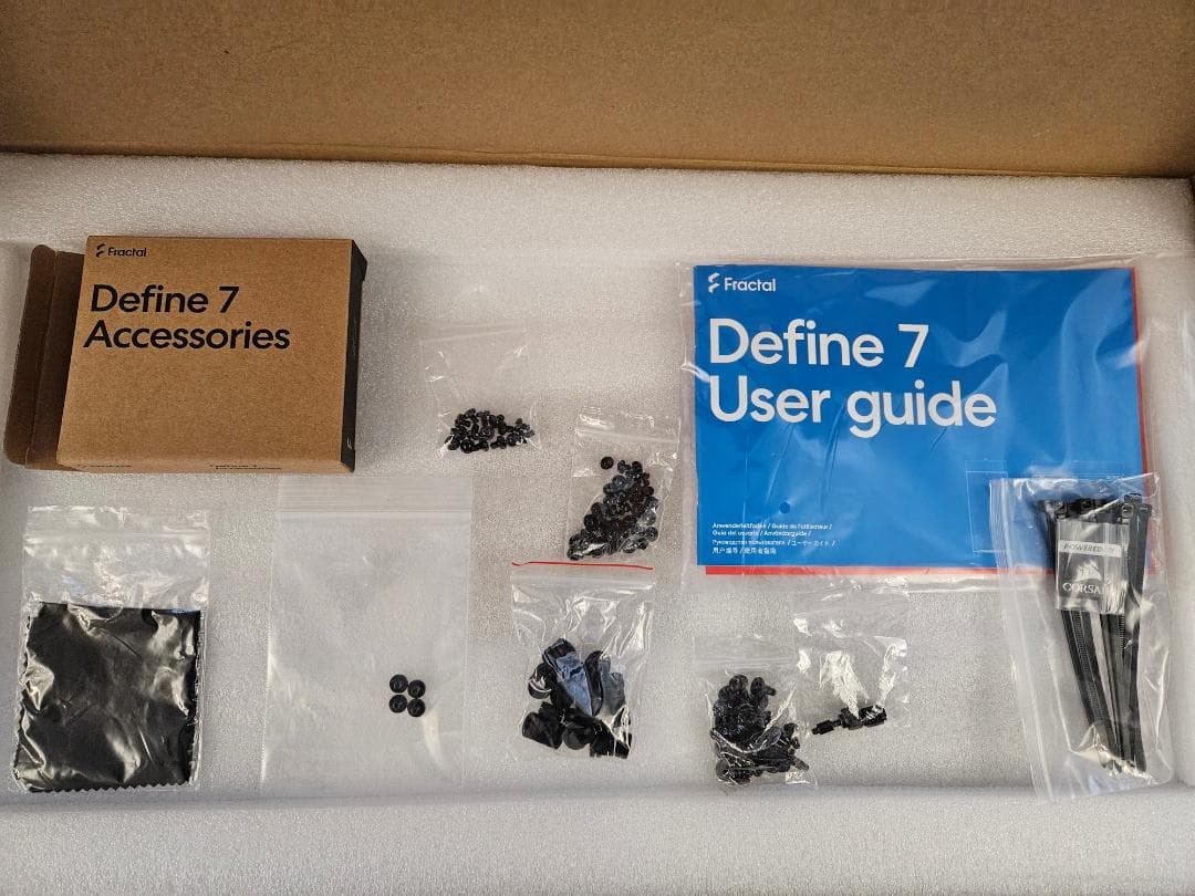 Fractal Define 7 White TG Clear PCケース