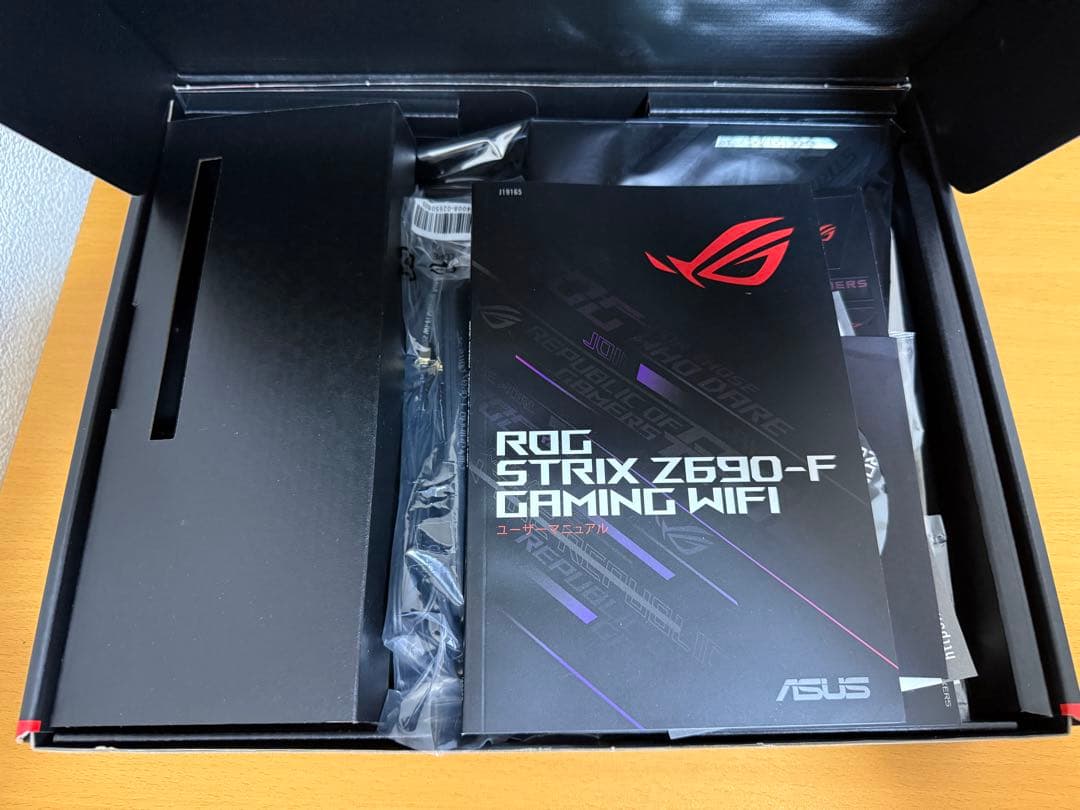 ROG STRIX Z690-F GAMING WIFI マザーボード